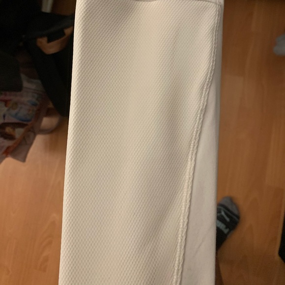 White Lululemon athletic jacket - Picture 4 of 9